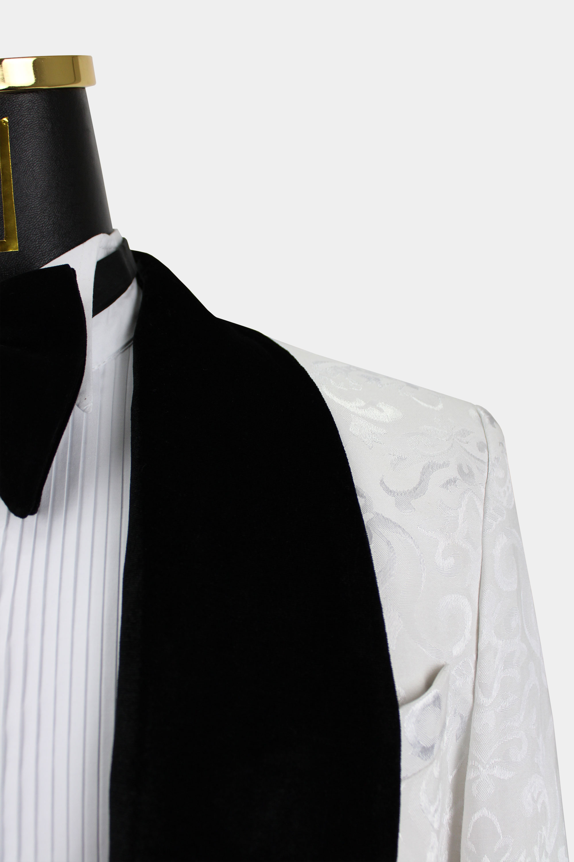Mens-White-Groom-Wedding-Tuxedo-Suit-from-Gentlemansguru.Com_