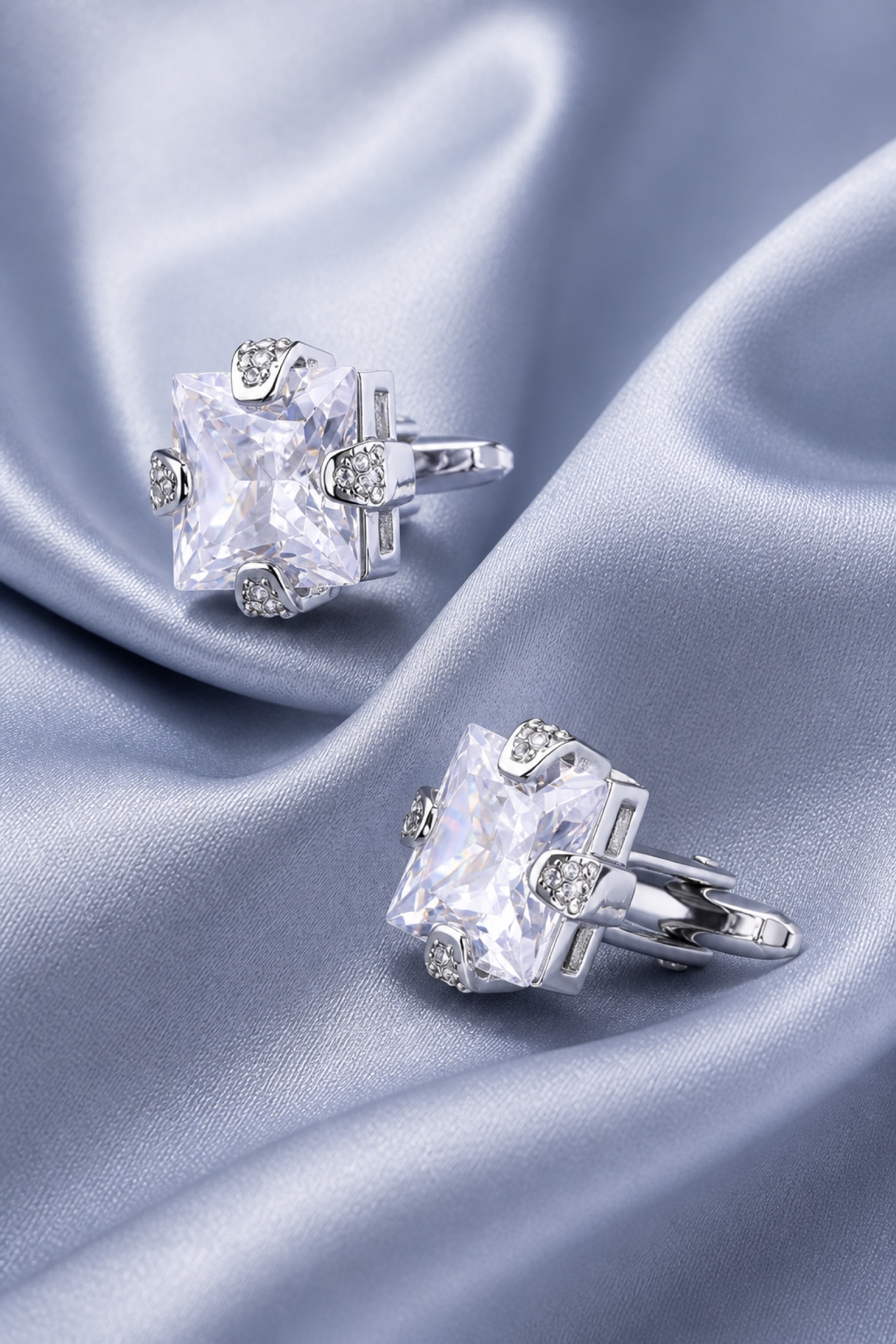 Diamond Look Black Tie Cufflinks from Gentlemansguru.com
