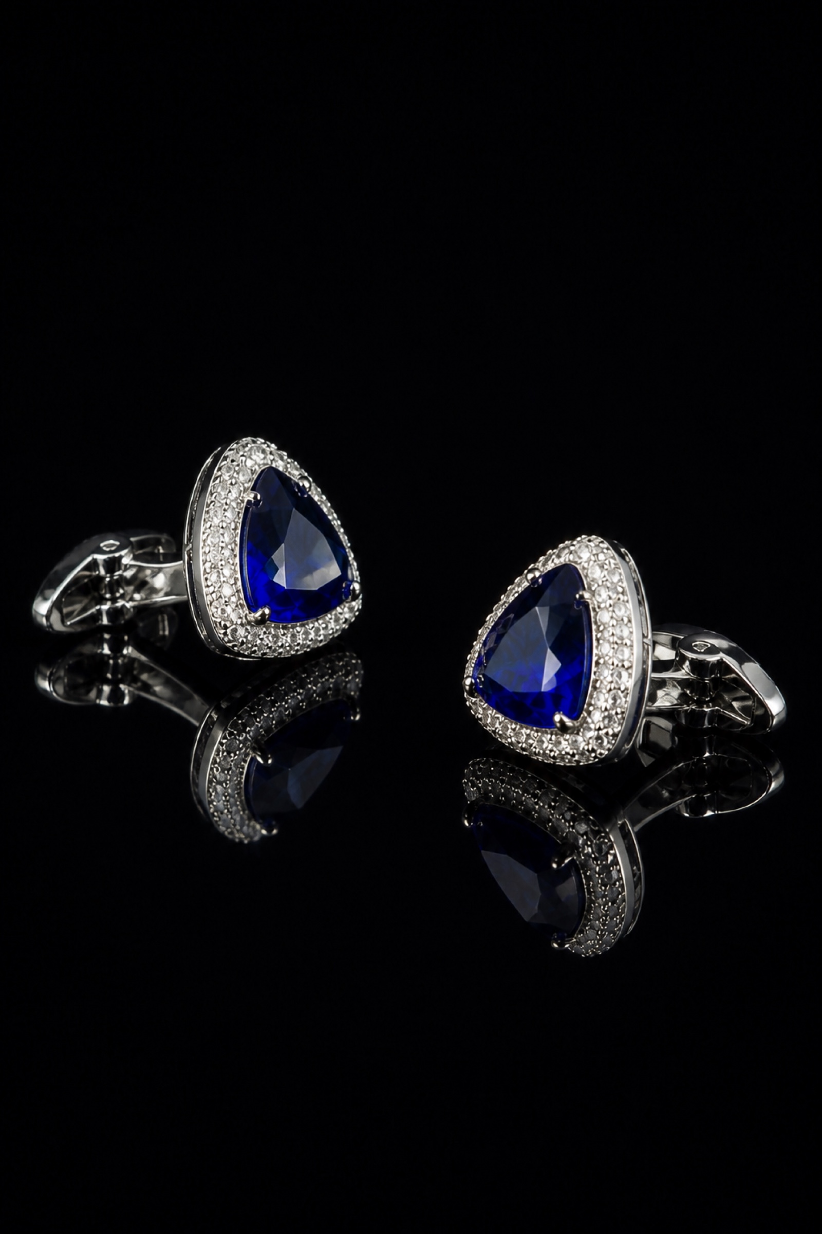 Luxury Royal Blue Cufflinks for Black Tie Events from Gentlemansguru.com