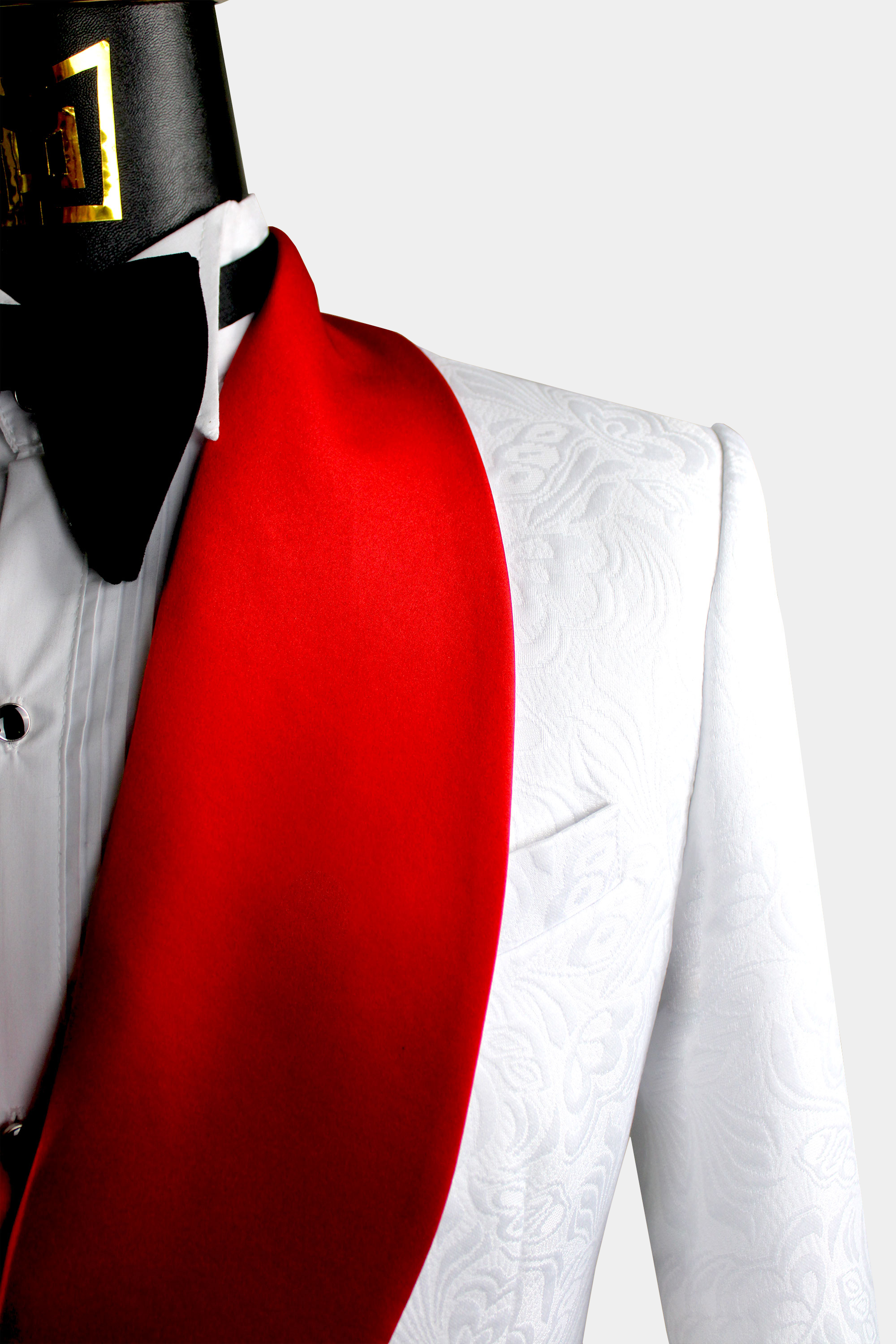 Mens-White-and-Red-Tuxedo-Groom-Suit-from-Gentlemansguru.com_
