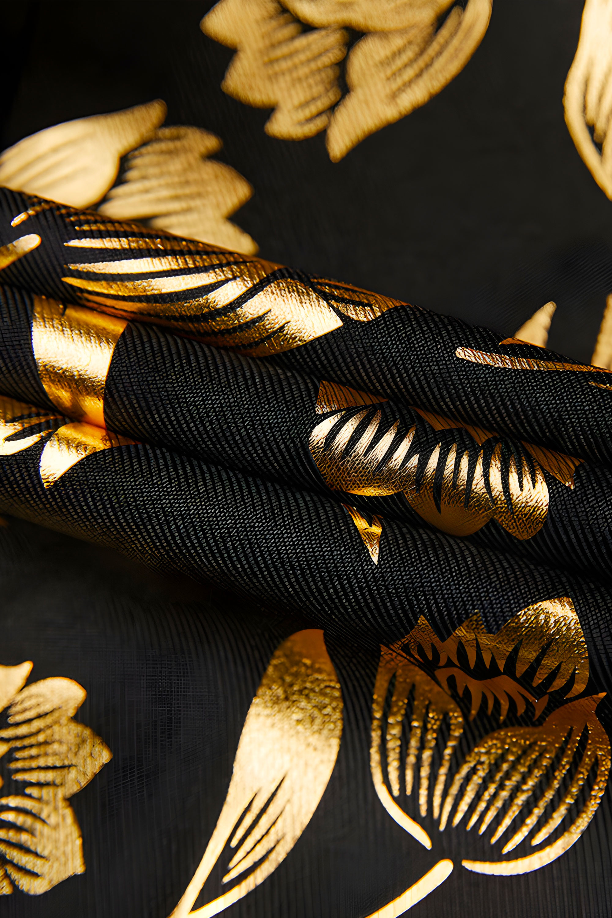 Black-and-Gold-Tulip-Inside-Material-from-Gentlemansguru.com