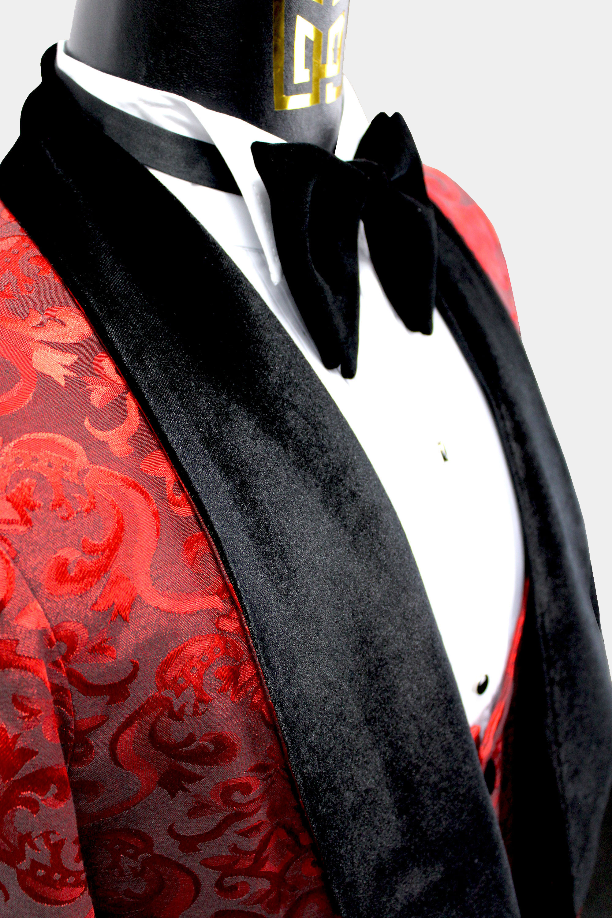 Red-and-Black-Tuxedo-Groom-Wedding-Suit-from-Gentlemansguru.com_