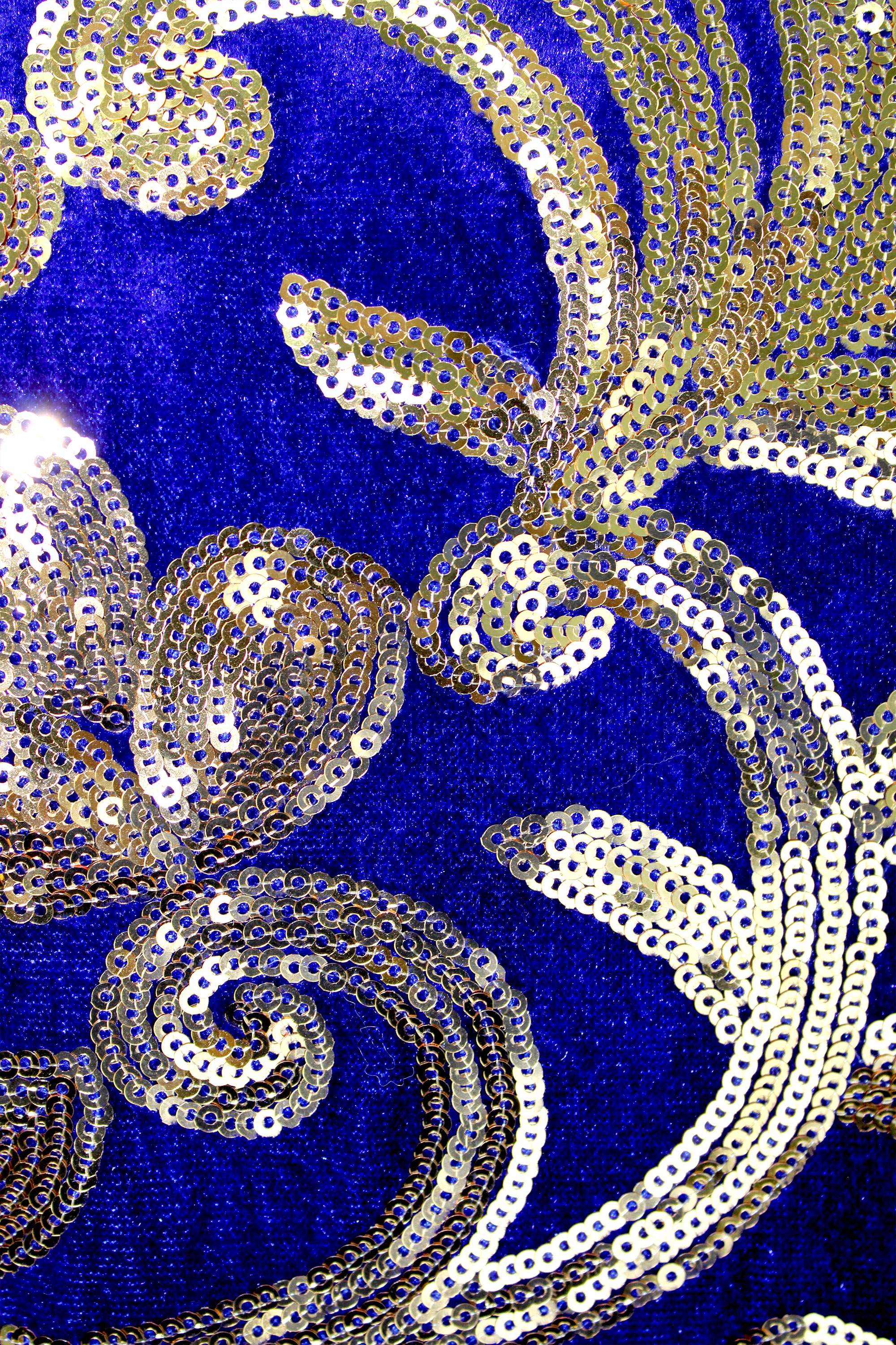 Royal-Blue-and-Gold-Fabric-Pattern-from-Gentlemansguru.com