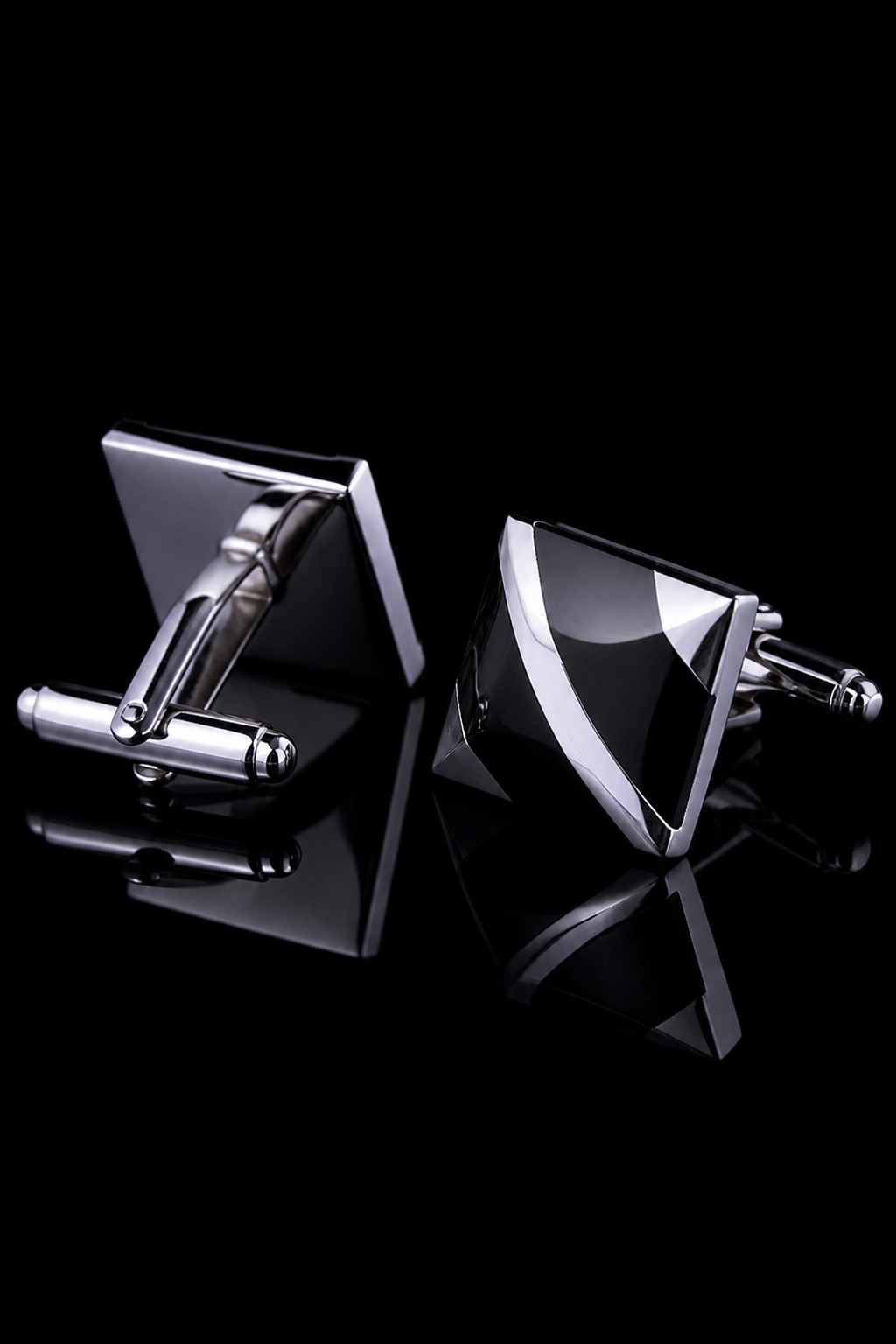 Modern Black Silver Cufflinks Set from Gentlemansguru.com