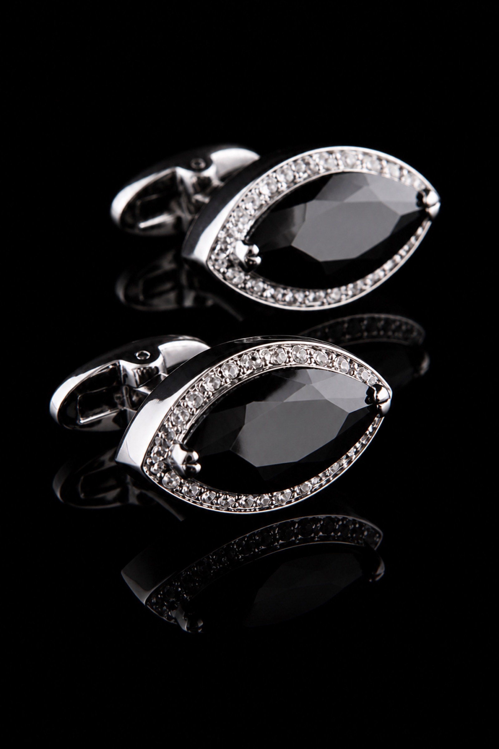 David Yurman Black Diamond Cufflinks Swarovski Prices from Gentlemansguru.com