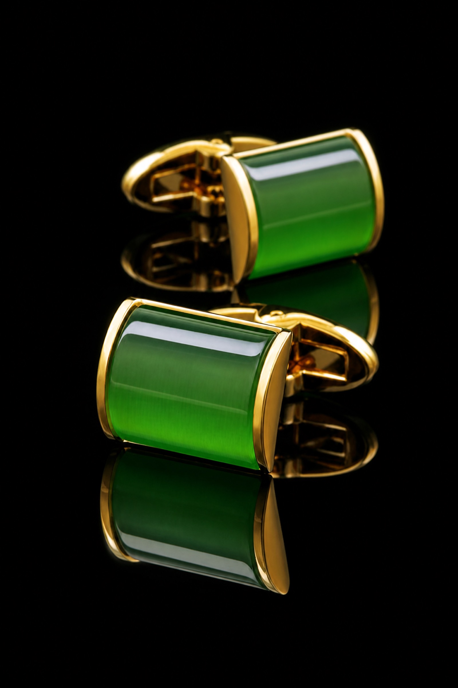 Elegant Gold Emerald Green Cufflinks from Gentlemansguru.com