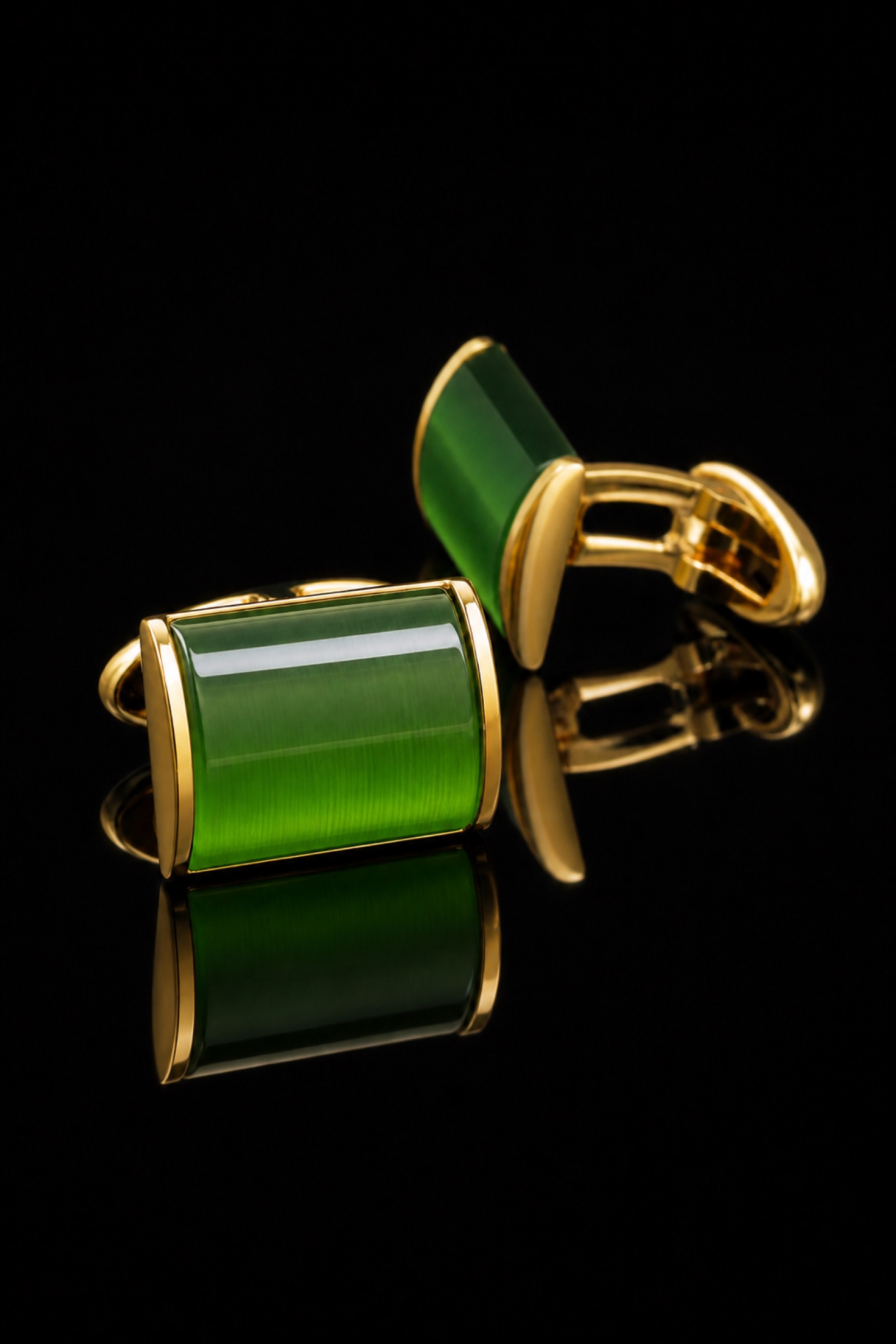 Gold Emerald Green Cufflinks for Men from Gentlemansguru.com