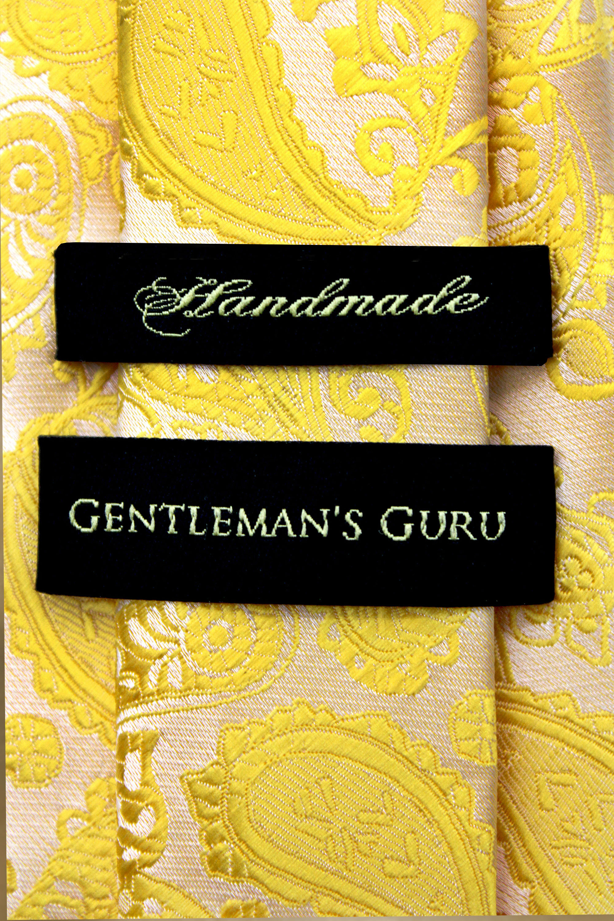 Gold-Paisley-Necktie-from-Gentlemansguru.com