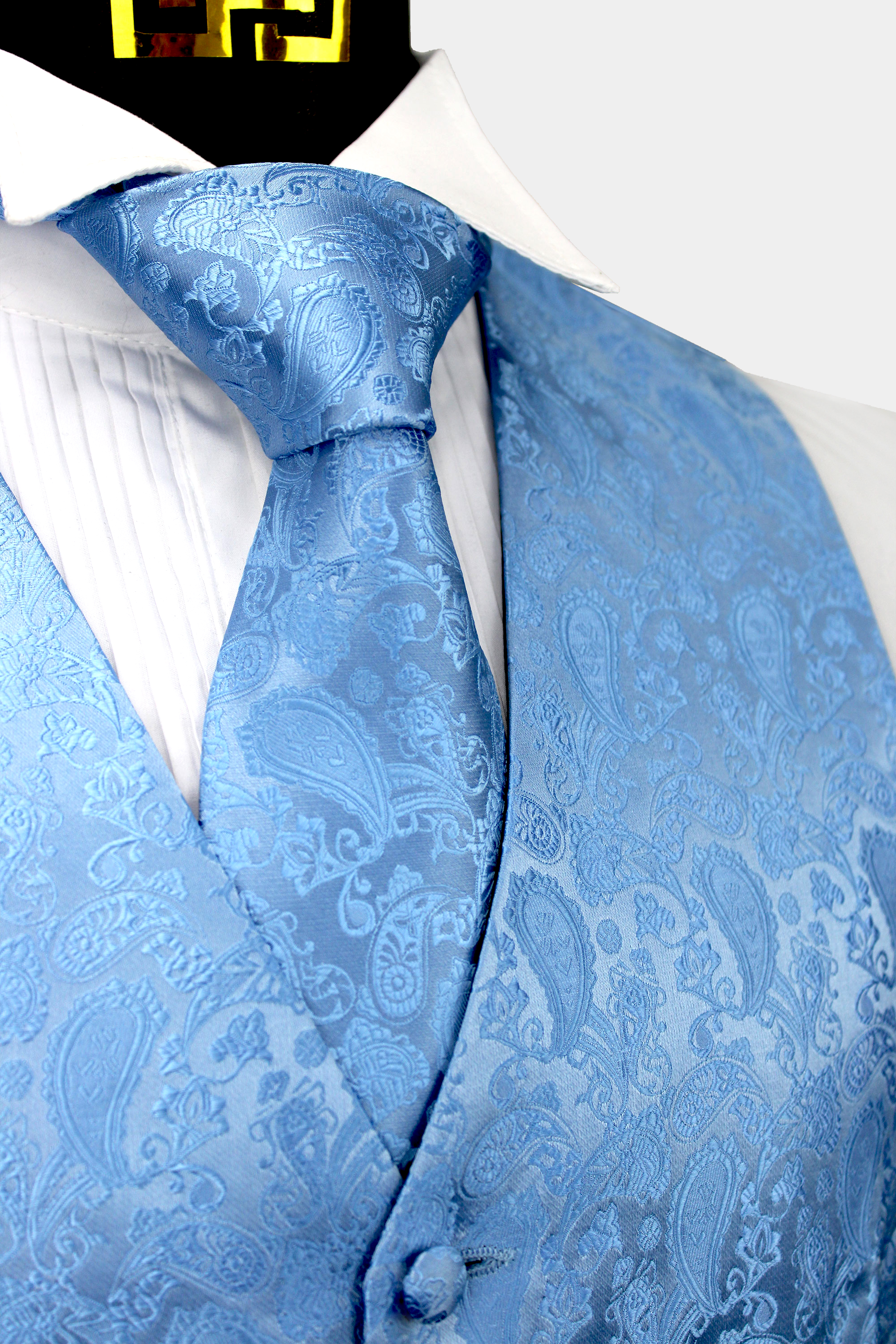 Light-Blue-Groomsmen-Vest-Wedding-Waistcoat-from-Gentlemansguru.com_