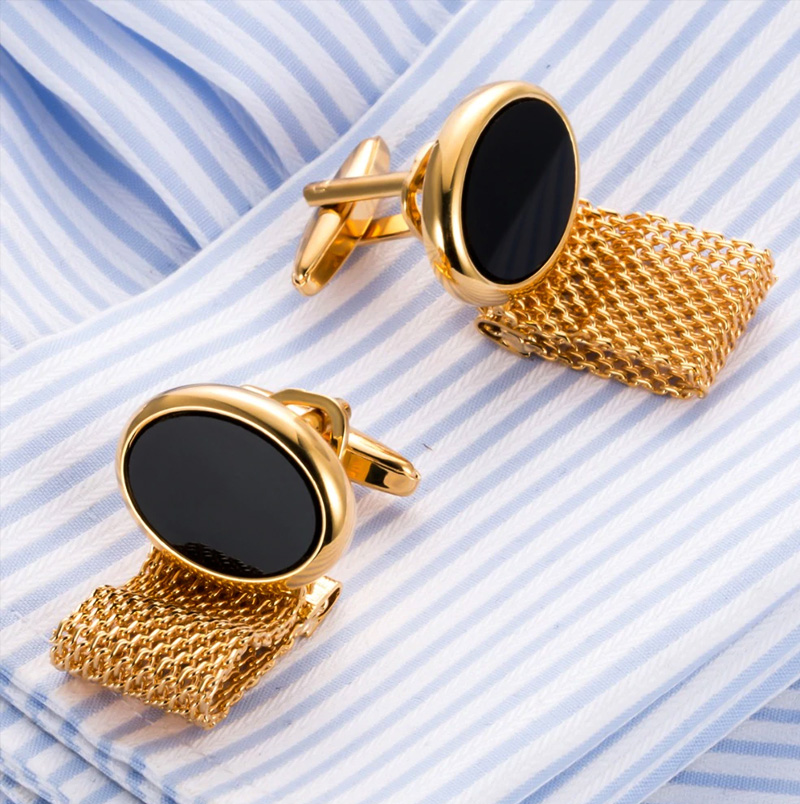 Vintage Onyx Black And Gold Chain Wrap Around Cufflinks Set from Gentlemansguru.com