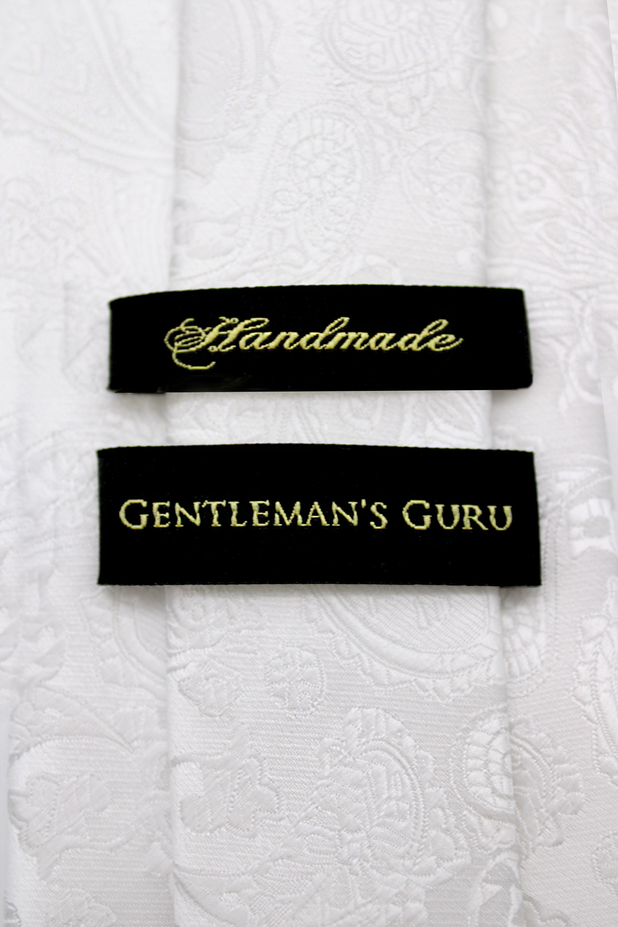 White-Paisley-Necktie-from-Gentlemansguru.com
