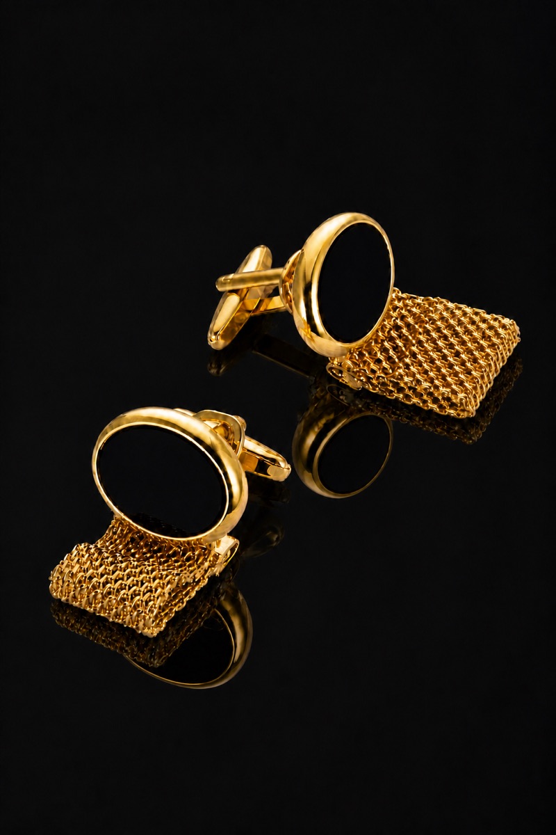 Black Oval Gold Wrap Around Cufflinks Set from Gentlemansguru.com