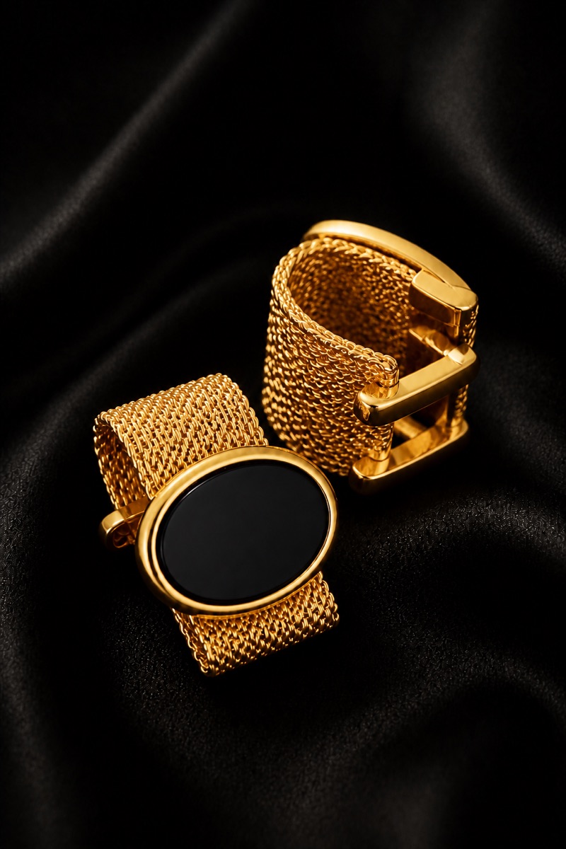 Luxury Black Onyx Gold Cufflinks Set from Gentlemansguru.com