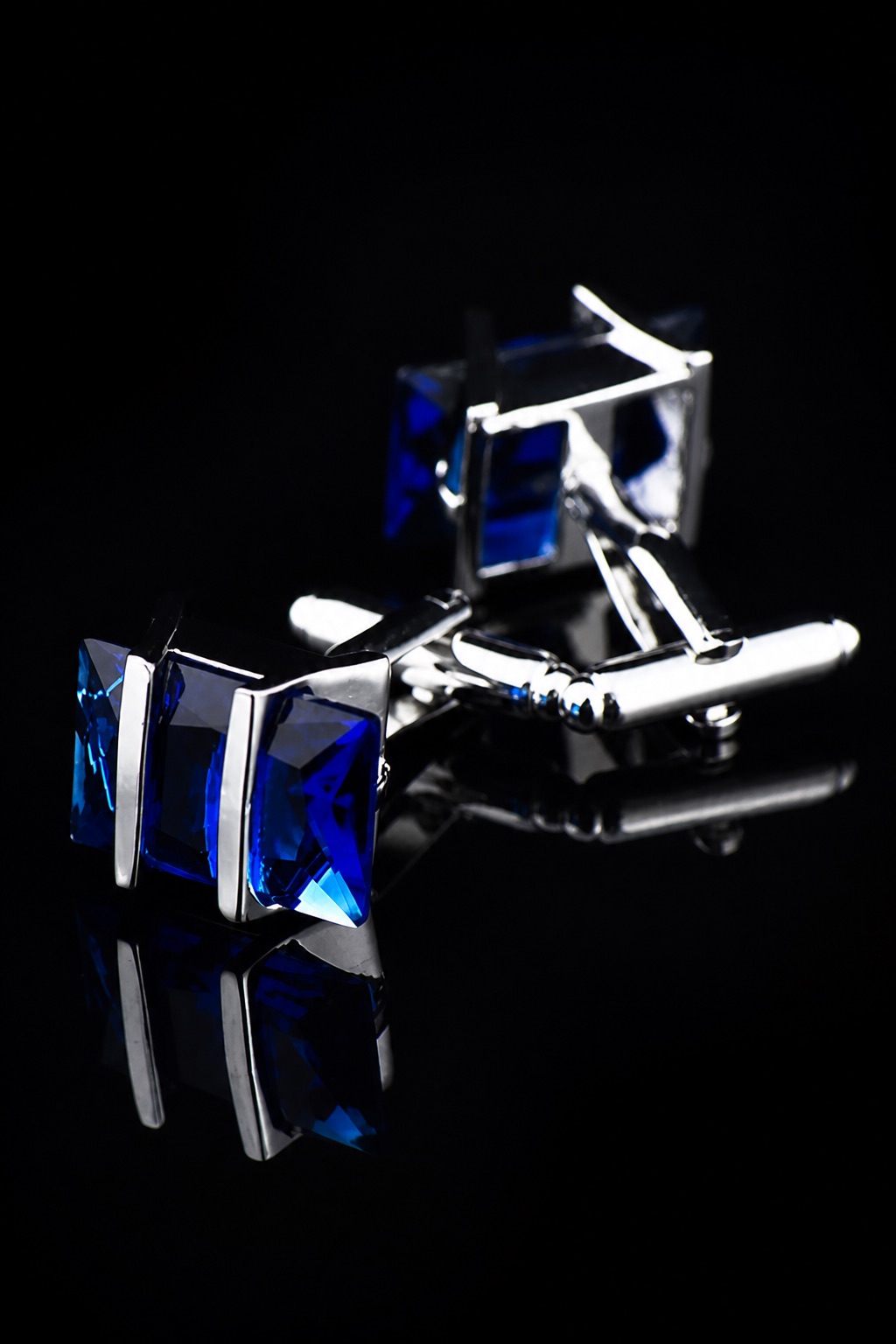 Silver Plated Blue Sapphire Cufflinks from Gentlemansguru.com