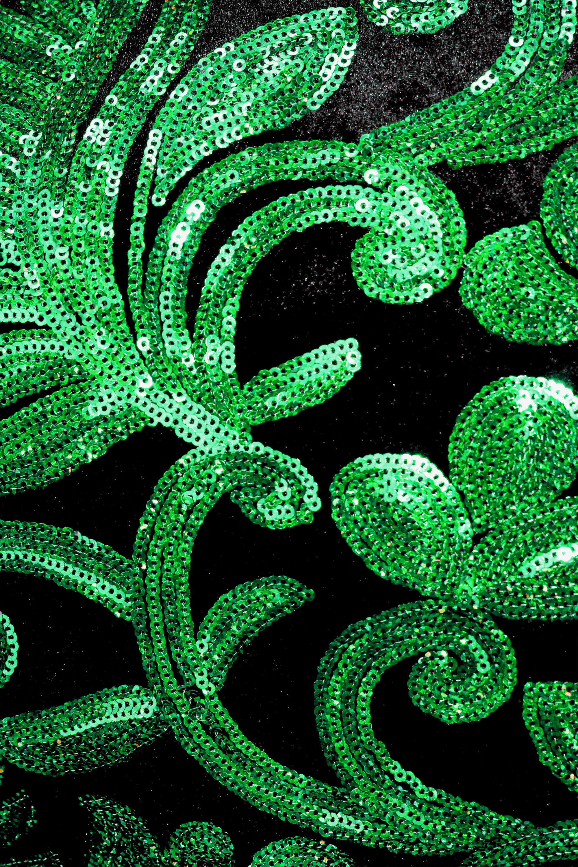 Black-and-Green-Fabric-Pattern-from-Gentlemansguru.com