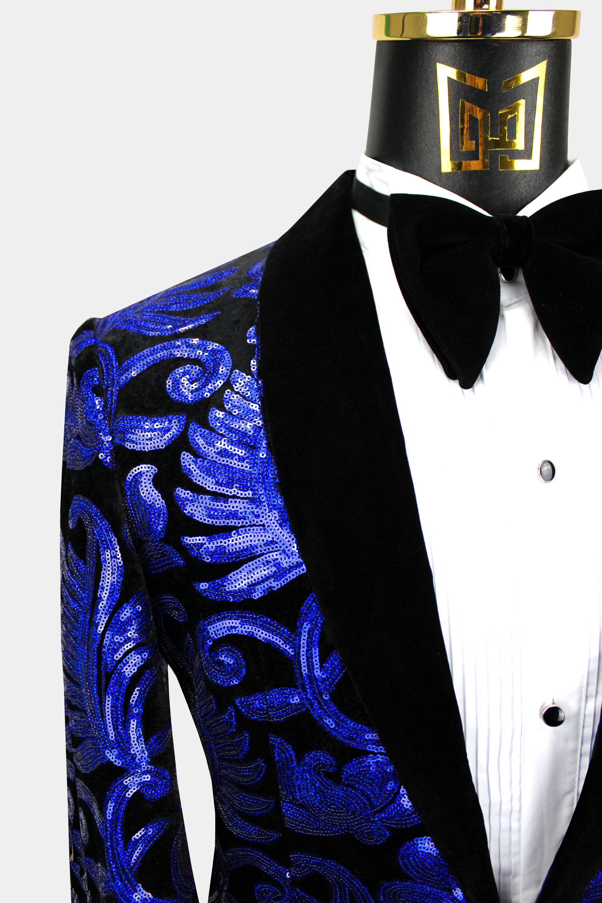 Royal-Blue-and-Black-Velvet-Blazer-for-Men-from-Gentlemansguru.com