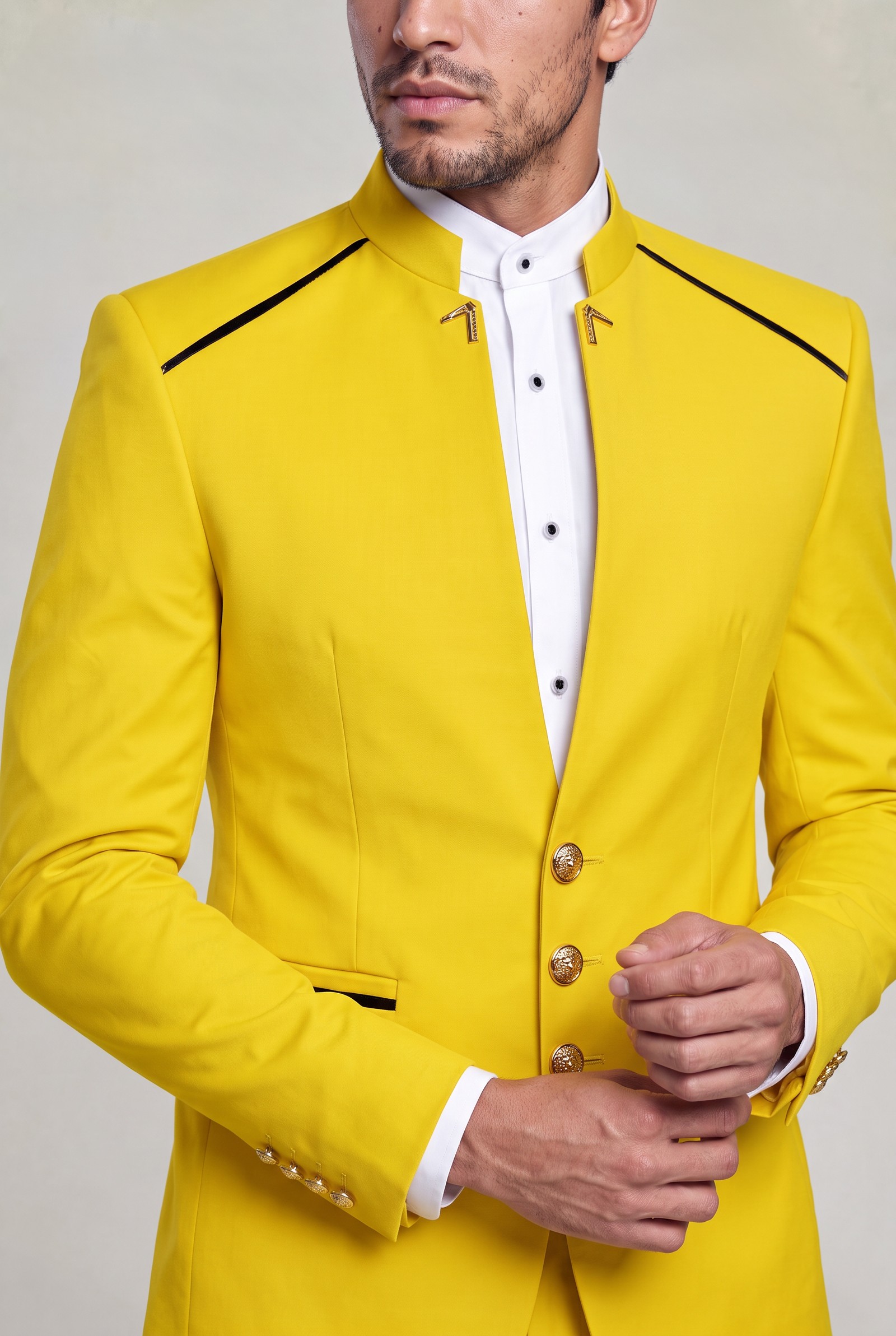 Yellow mandarin jacket collar ornaments, shoulder trim and three-button detail