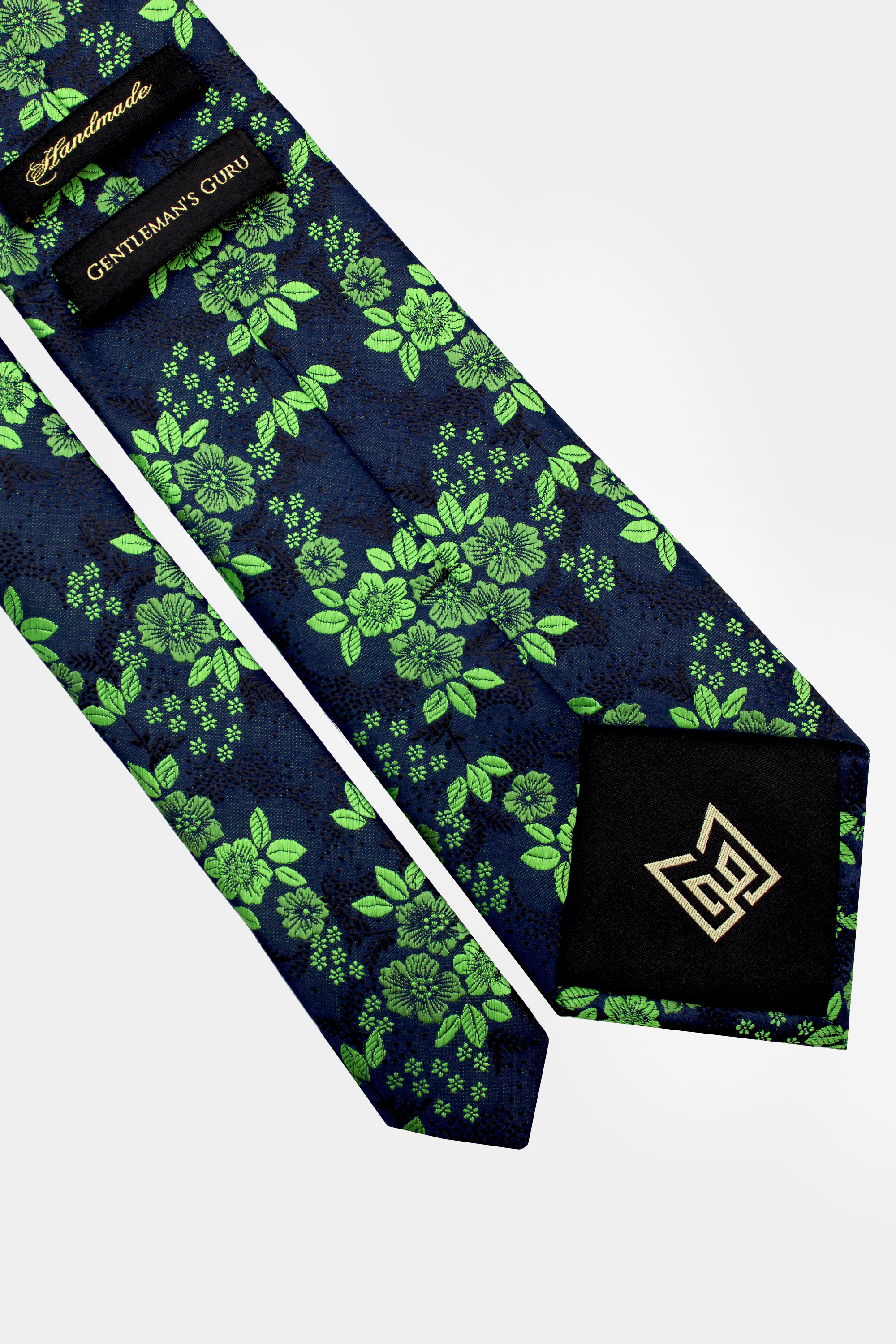Green-Floral-Tie-from-Gentlemansguru.com