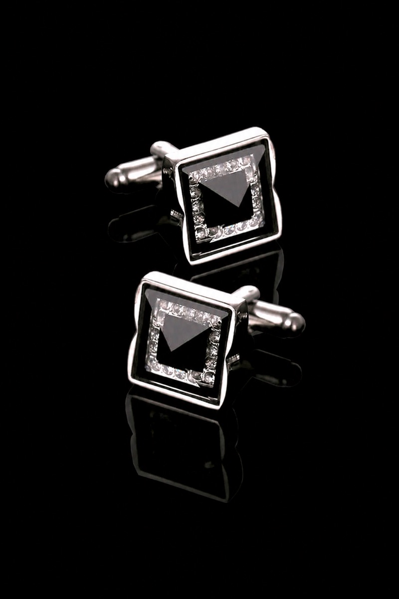 Silver-and-black-cufflinks-from-Gentlemansguru.com_