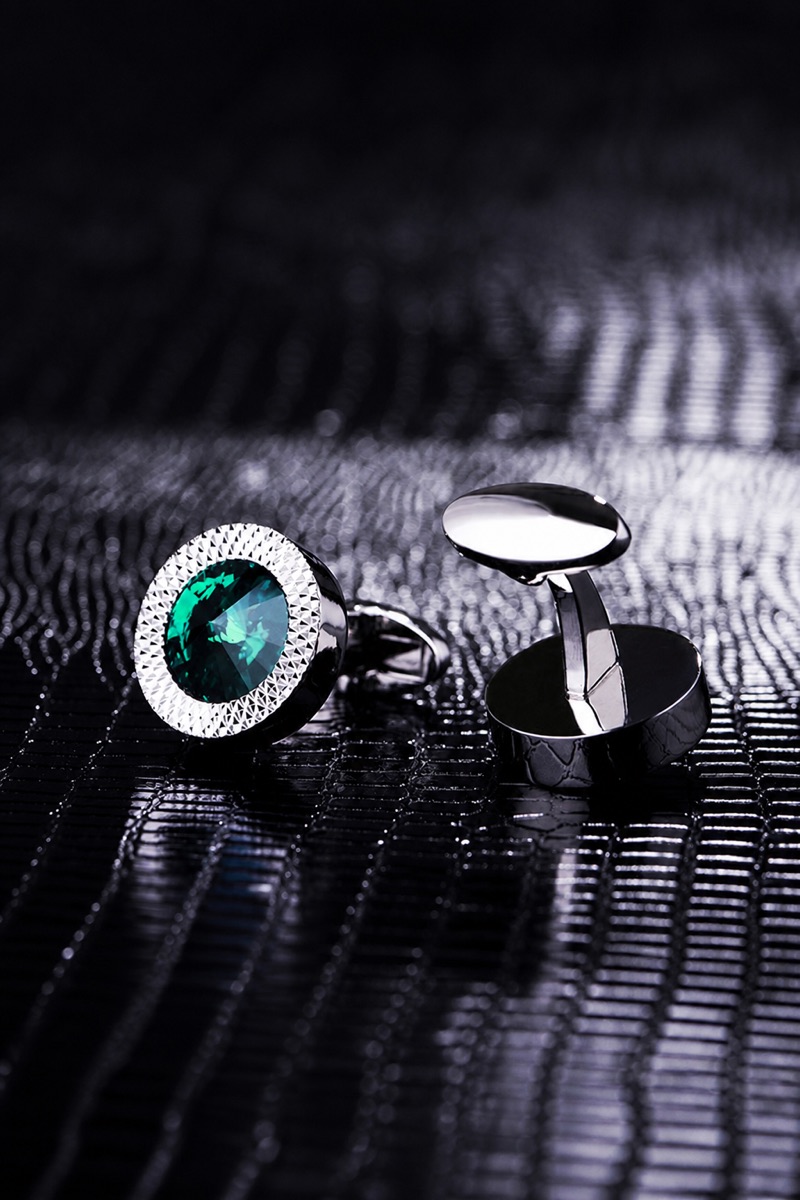 Mnes-Silver-and-Emerald-Green-Cufflinks-from-Gentlemansguru.com_