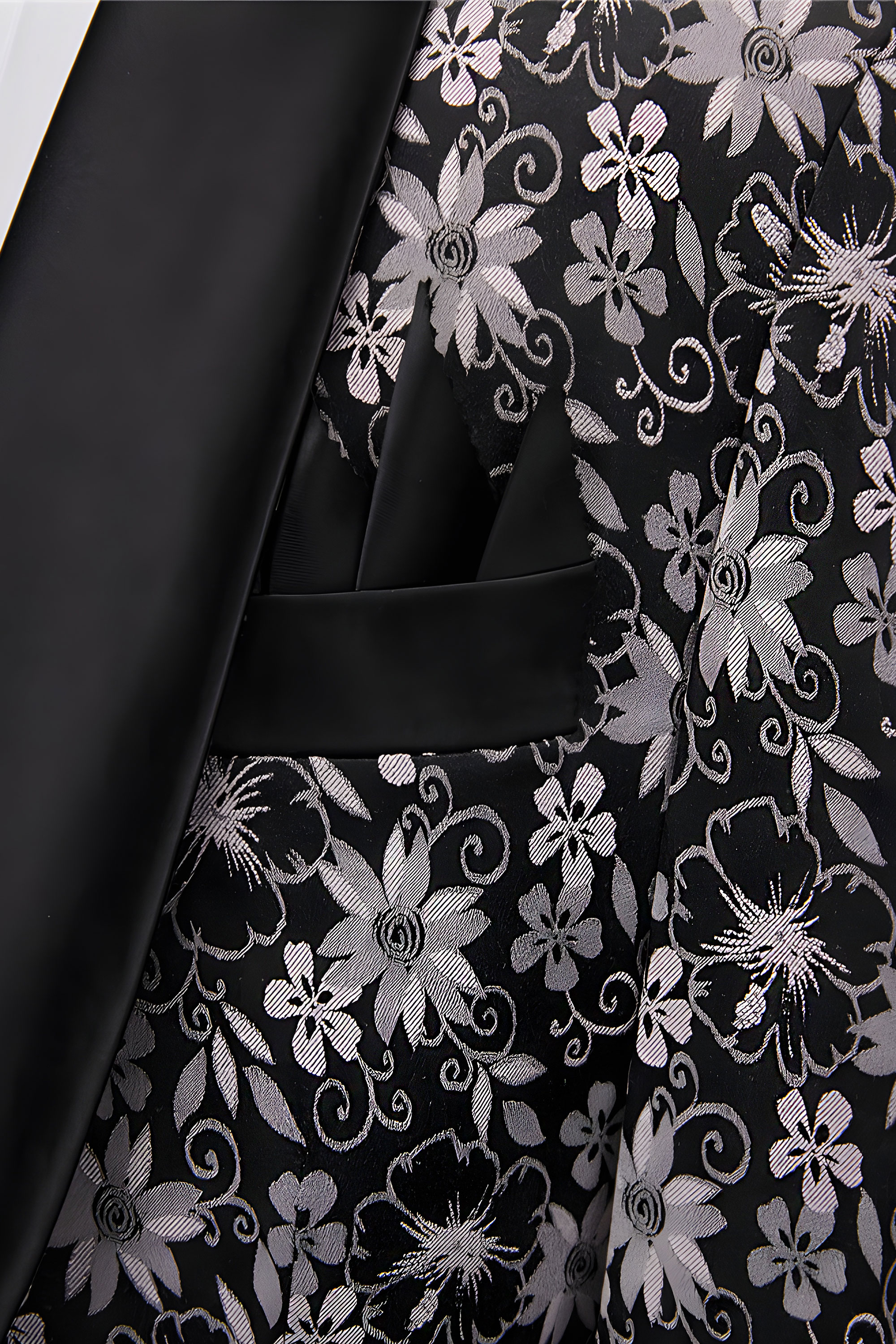 Double-Breasted-Daisy-Floral-Tuxedo-Jacket-from-Gentlemansguru.com