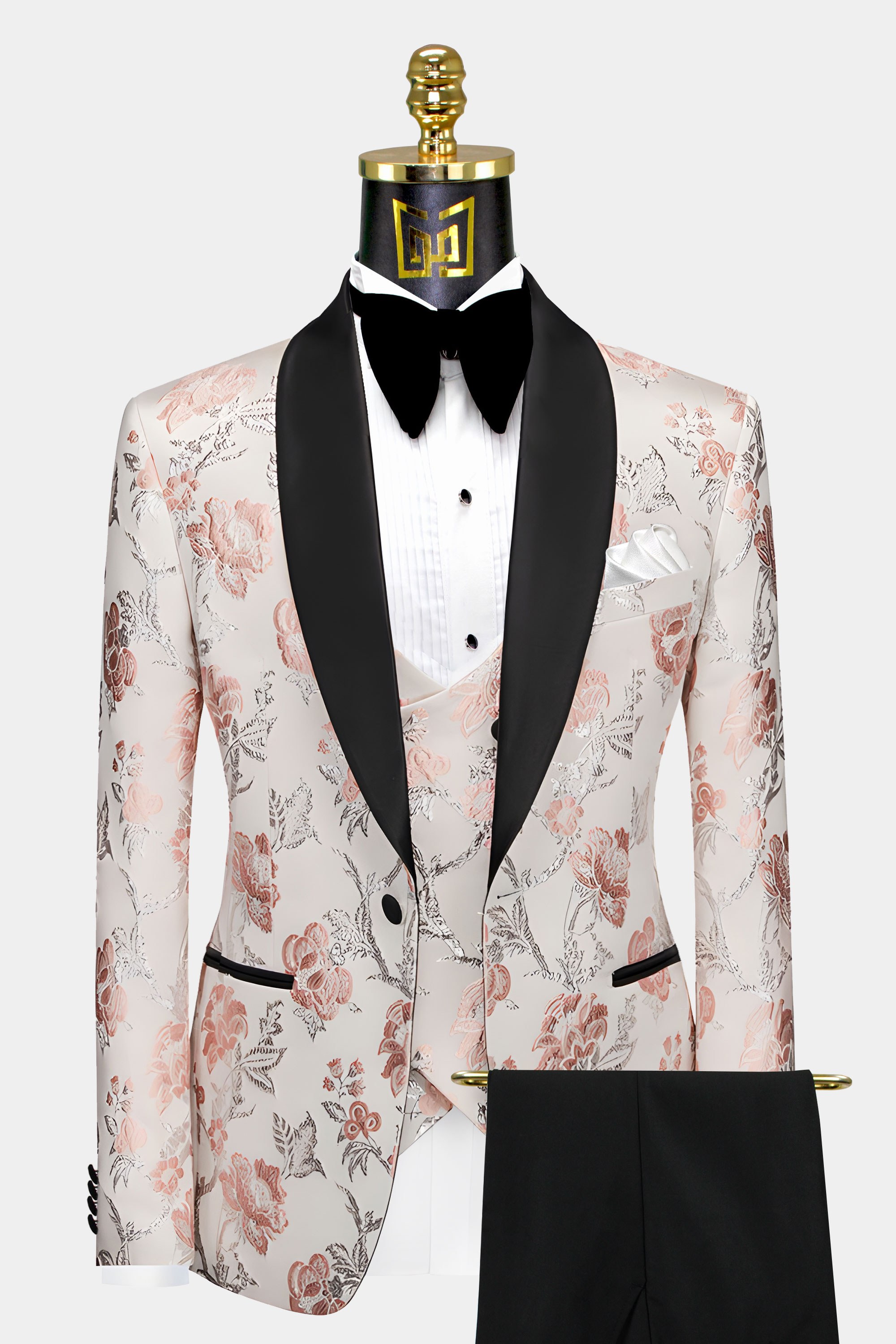 Mens-Rose-Gold-Tuxedo-Wedding-Groom-Suit-from-Gentlemansguru.com