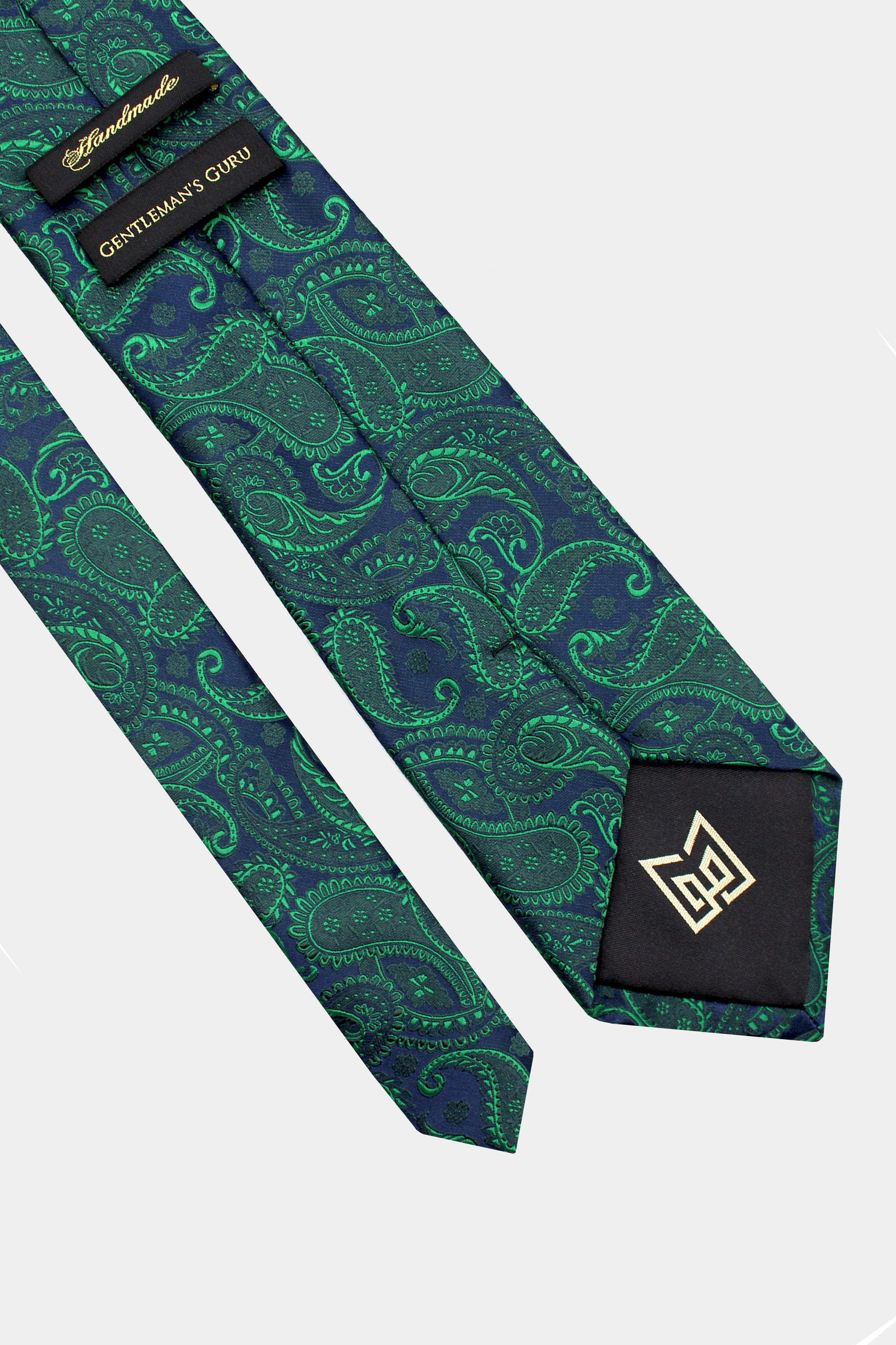 Green-Paisley-Necktie-from-Gentlemansguru.com