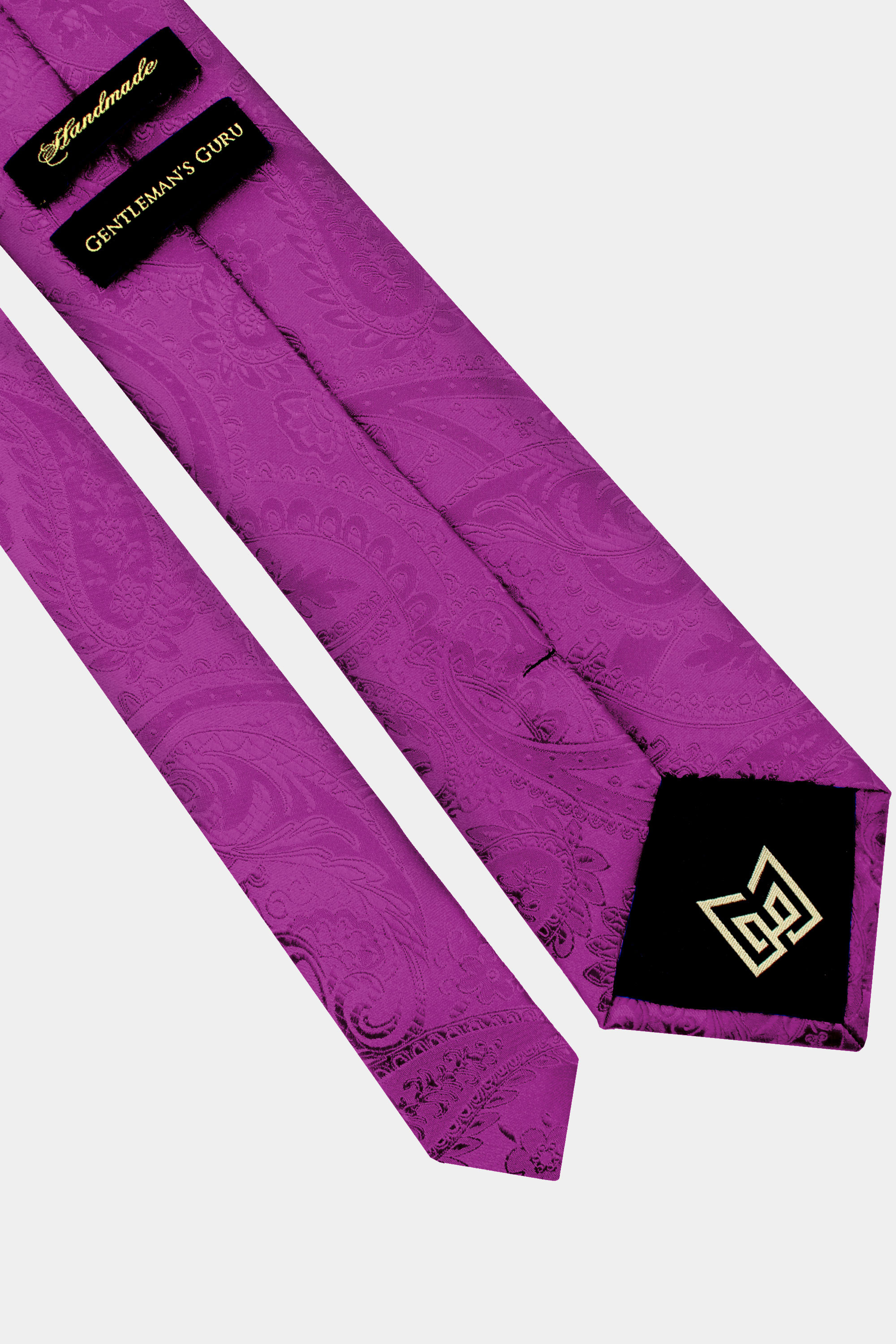 Magenta-Paisley-Tie-from-Gentlemansguru.com