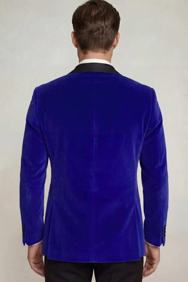 Mens-Royal-Blue-Velvet-Dinner-Jacket-from-Gentlemansguru.com