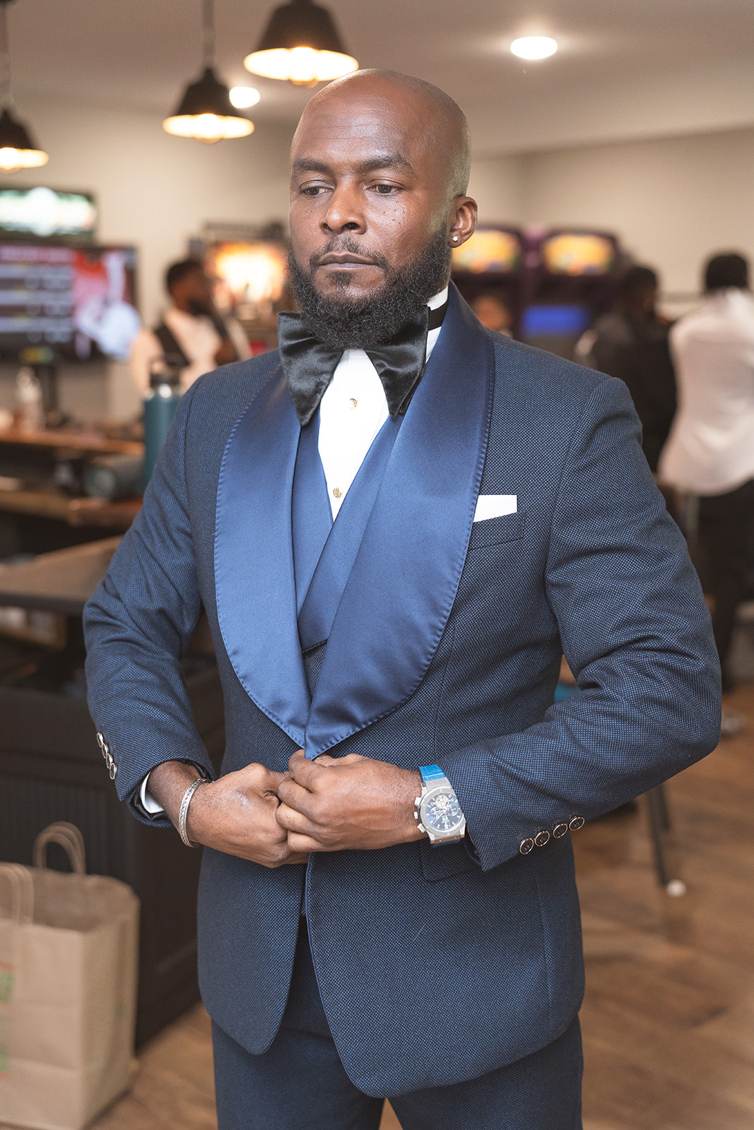 Midnight-Blue-Groom-Wedding-Tuxedo-Suit-from-Gentlemansguru.com